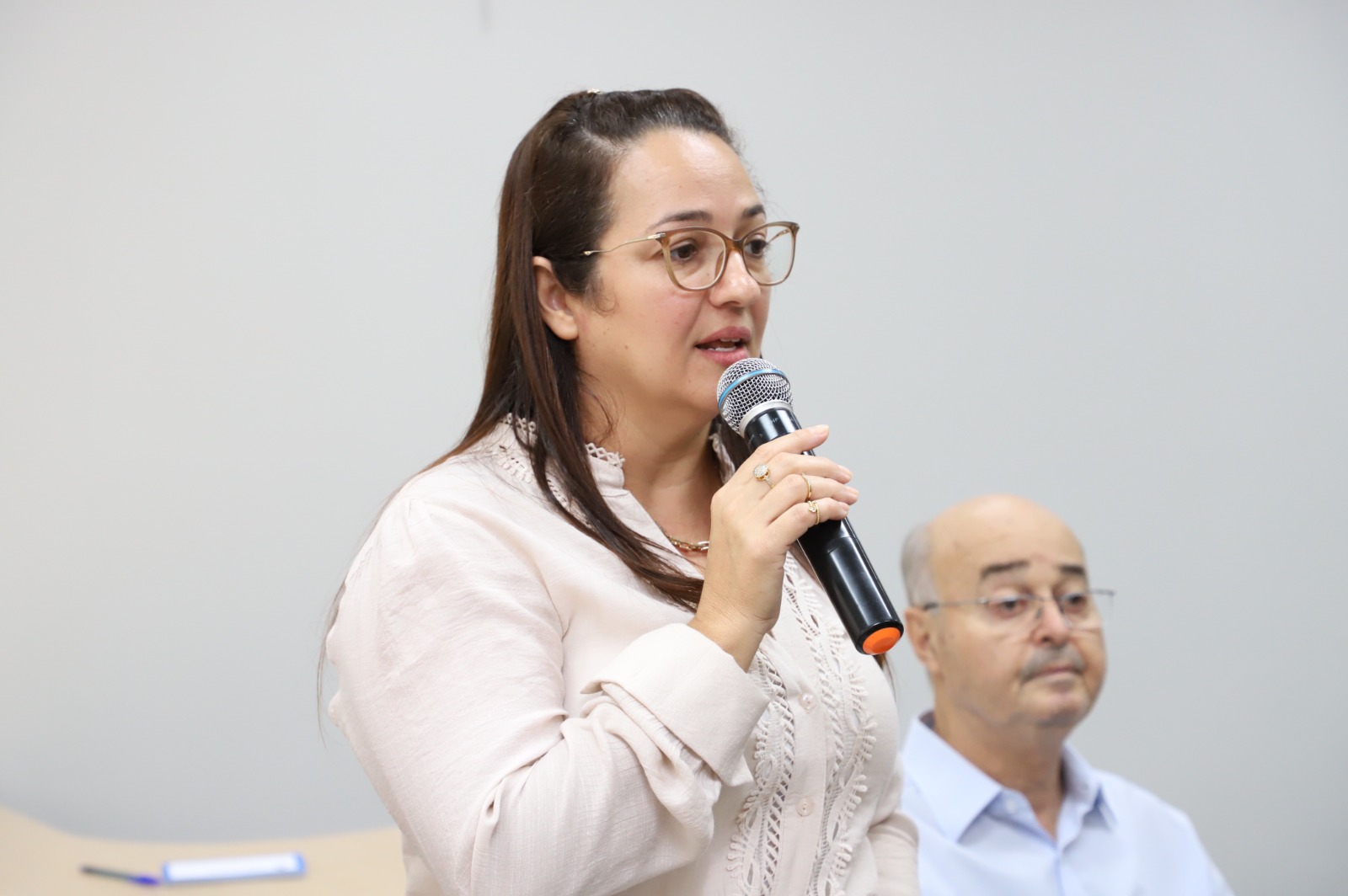 A secret&aacute;ria de educa&ccedil;&atilde;o Giuliana M&aacute;sculi - Foto: Prefeitura de Nova Andradina